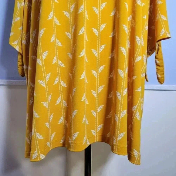 Liz Claiborne 2X /3X Goldenrod Wheat Print Deep V Neck Short Slit Sleeve Blouse - Picture 3 of 10